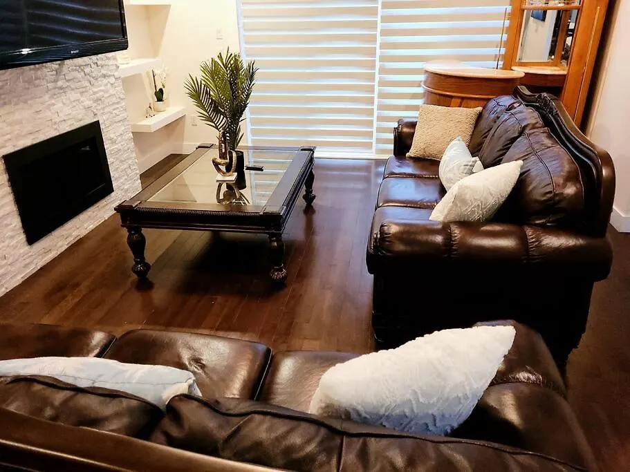 Holiday home Cheerful 3Bedroom Home With Free Garage Parking Calgary