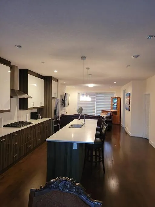 Cheerful 3Bedroom Home With Free Garage Parking Calgary 0*,  Canada