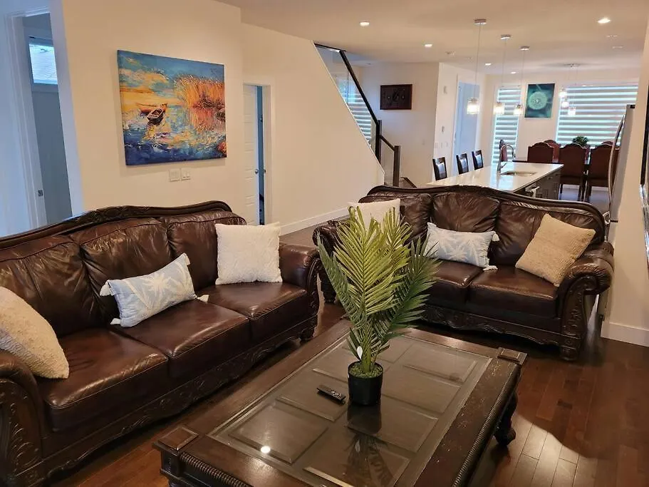 Cheerful 3Bedroom Home With Free Garage Parking contacts